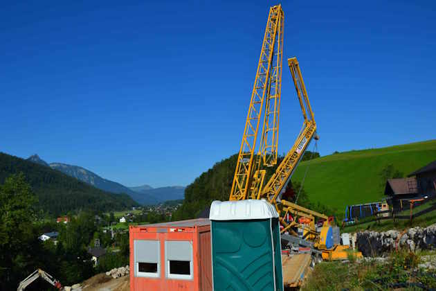 Kran für EFH-Baustelle aufstellen