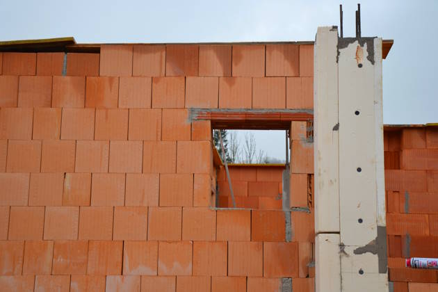 Öffnung kleiner als 0,5 m² in Ziegelmauerwerk