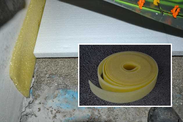 Fußbodenaufbau, bestehend aus Ausgleichsschüttung und Trittschalldämmplatten mit Estrichrandstreifen
