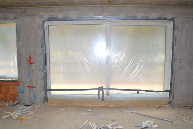 Fenster für Innenputz Mit Folie abgedeckt
