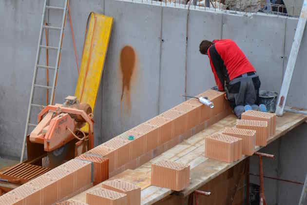 Tragende Zwischenwand aus Ziegeln für Keller mauern