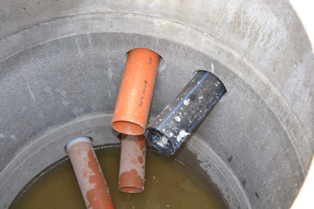 Anschluss Regenwasserkanal an bestehenden Betonschacht