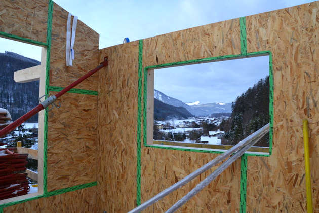 Außenwände in Holzrahmenbauweise mit luftdicht verklebt OSB-Platten