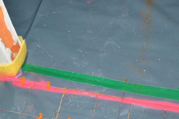 Pos. 19A.07 Dampfbremse PE-Folie verklebt 0,2 mm Verklebte PE-Folie als Dampfbremse für Fußbodenaufbau