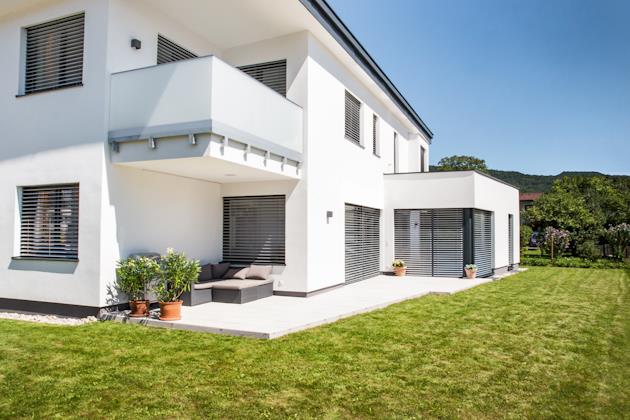 Raffstore Raffstore in modernem Einfamilienhaus