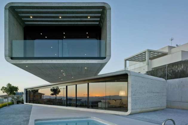 Ultramodernes Einfamilienhaus aus Sichtbeton-Modulen